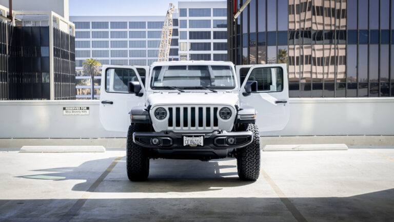 White 2022 JEEP SHAYNA-10