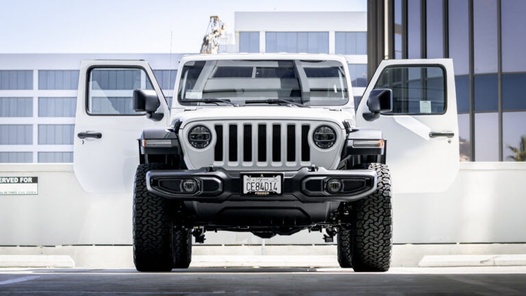 White 2022 JEEP SHAYNA-16