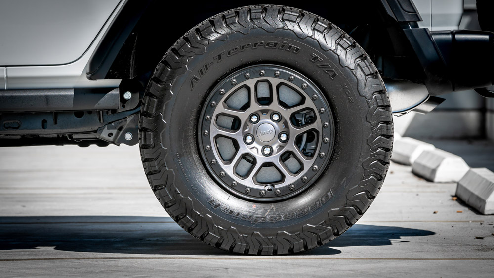 White 2022 JEEP SHAYNA-2