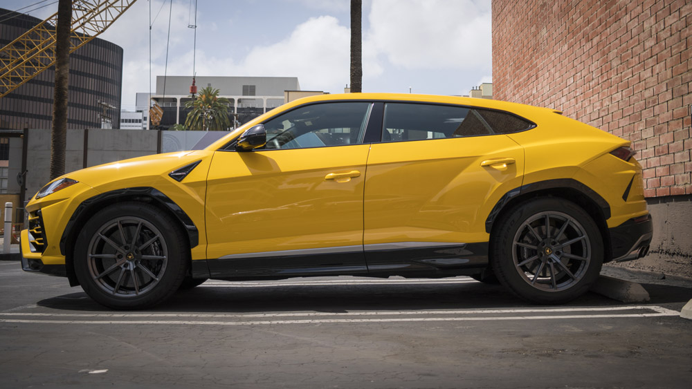 Yellow-Lamborghini-Urus-10