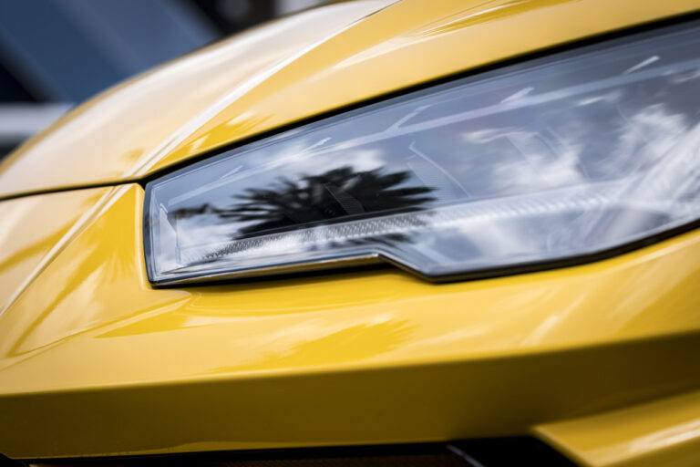 Yellow-Lamborghini-Urus-18