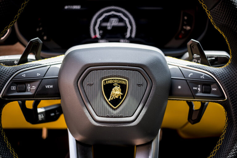 Yellow-Lamborghini-Urus-5