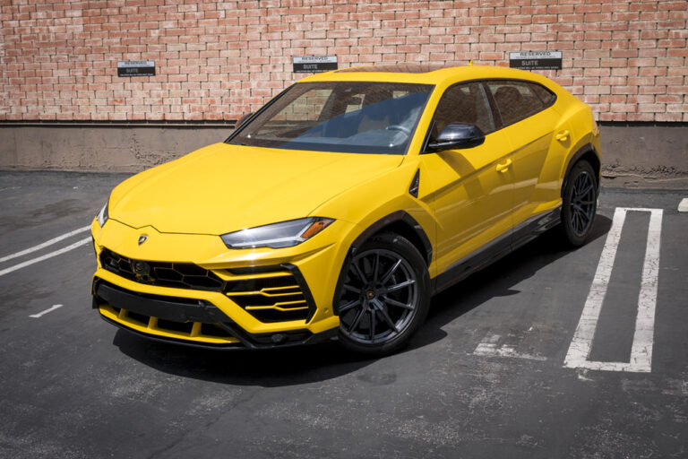 Yellow-Lamborghini-Urus-6