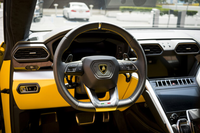 Yellow-Lamborghini-Urus-7