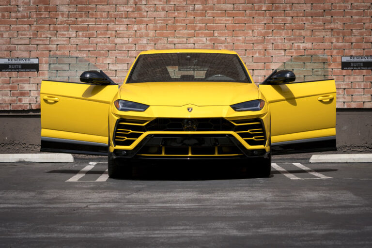 Yellow-Lamborghini-Urus-8