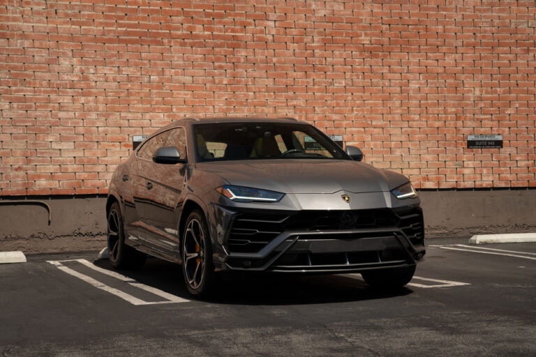 grey-urus-20