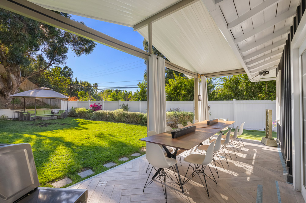 Hidden Valley Pl - Beverly Hills, 3 Bd, 4 Ba, Newly Renovated, Large Backyard, Private, Mini Basketball, Putting Green, Gym-Office, Canyon Views-5