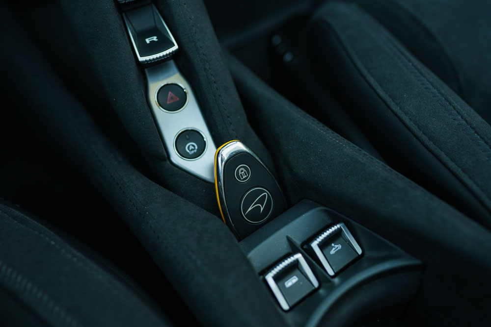 750s Spider Yellow-14