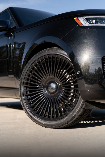Black Range Rover with Wheels Photos-3