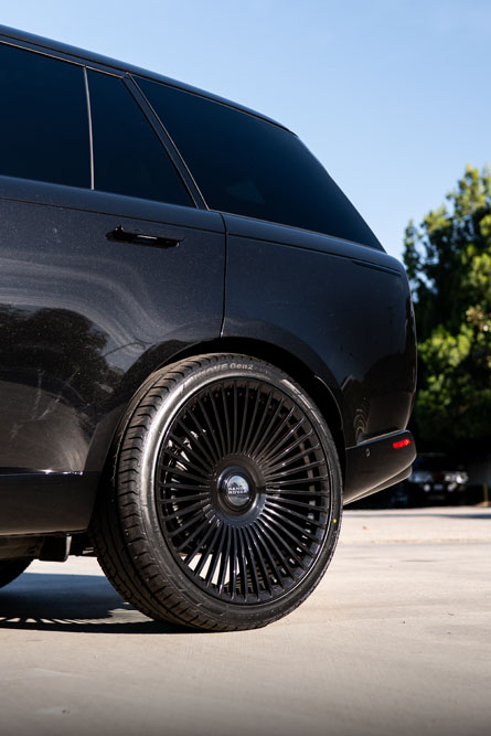 Black Range Rover with Wheels Photos-6