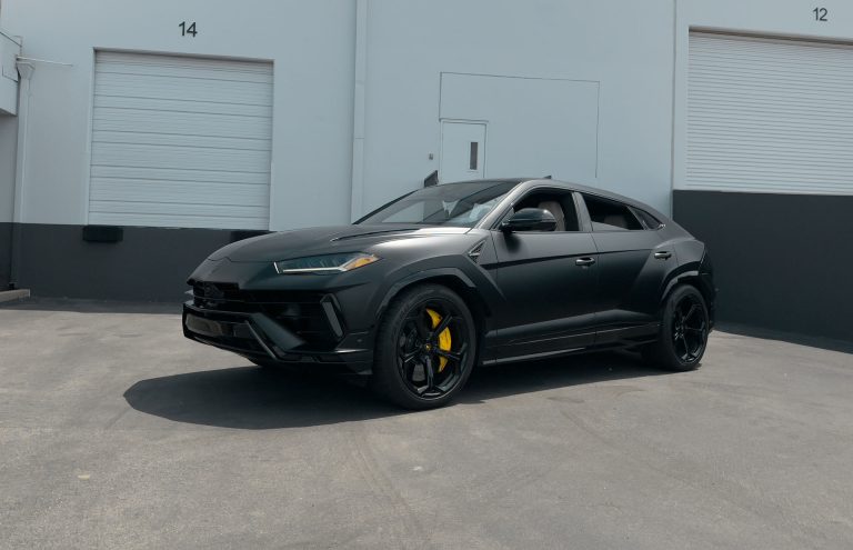 Lamborghini-Urus-S-Matte-Black-2023