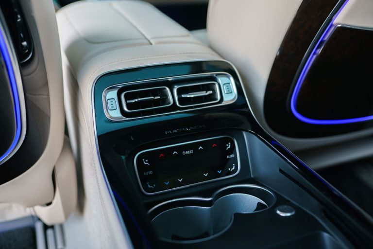 Maybach_S_580-26
