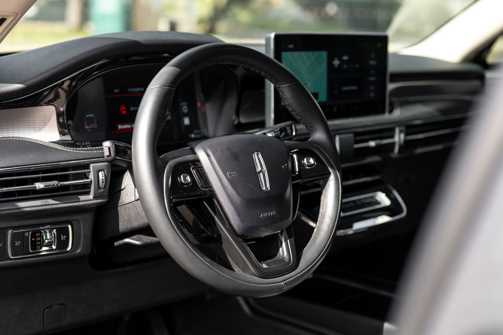 RR Auto Club Gray Lincoln Corsair Photos-15