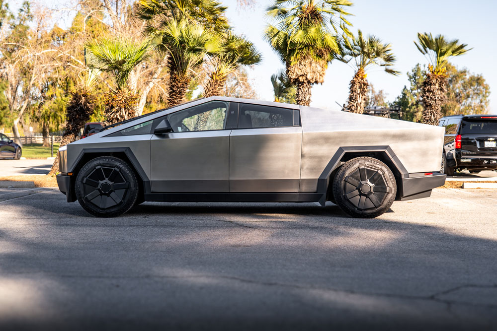 RR Auto Club Tesla CyberBeast Photos-7