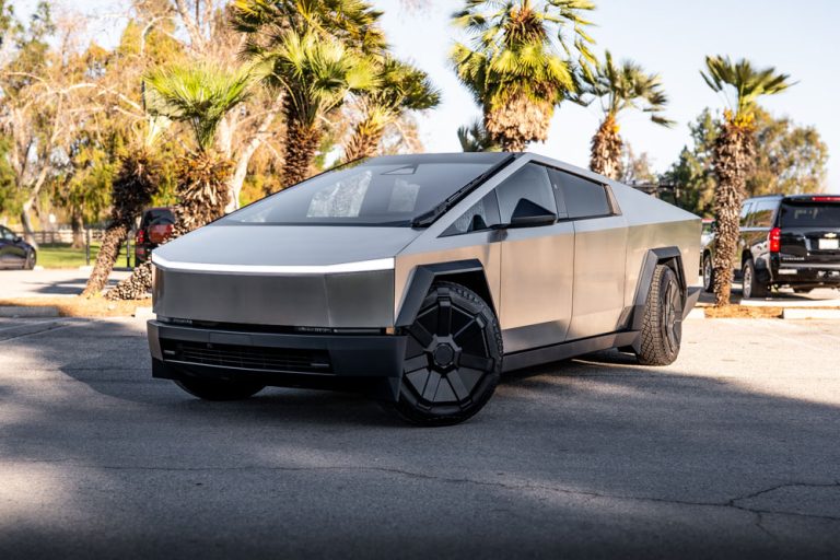 RR Auto Club Tesla CyberBeast Photos-8