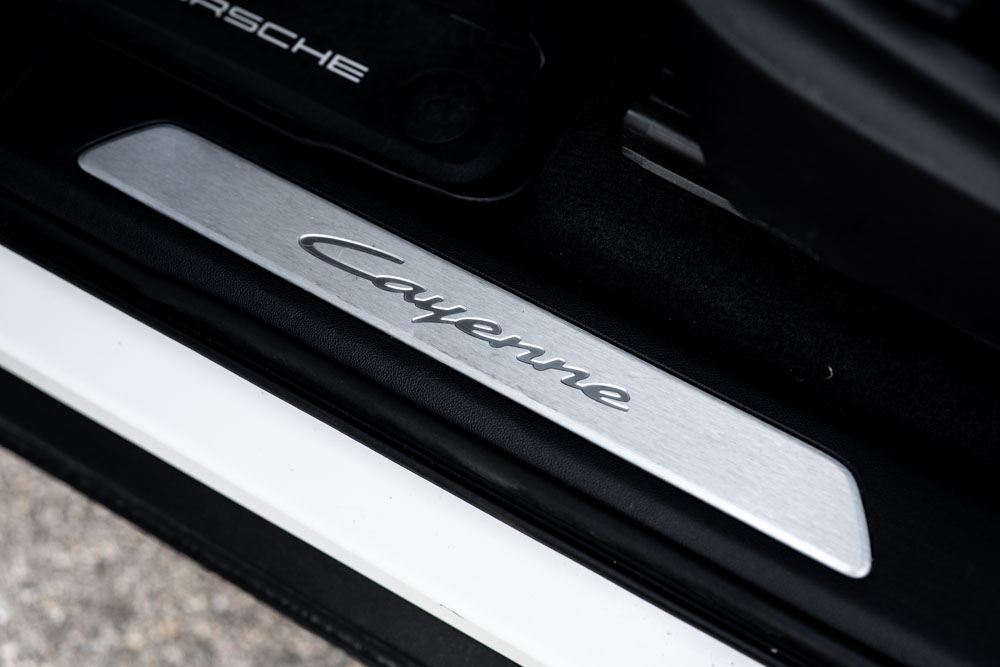 RR Auto Club White Porsche Cayenne Photos-15