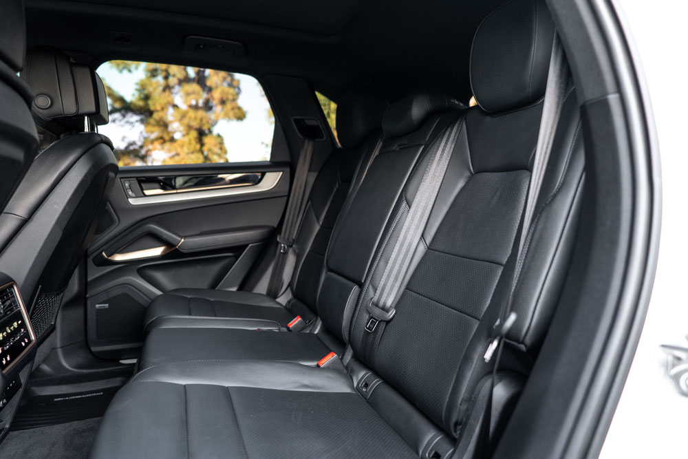 RR Auto Club White Porsche Cayenne Photos-17