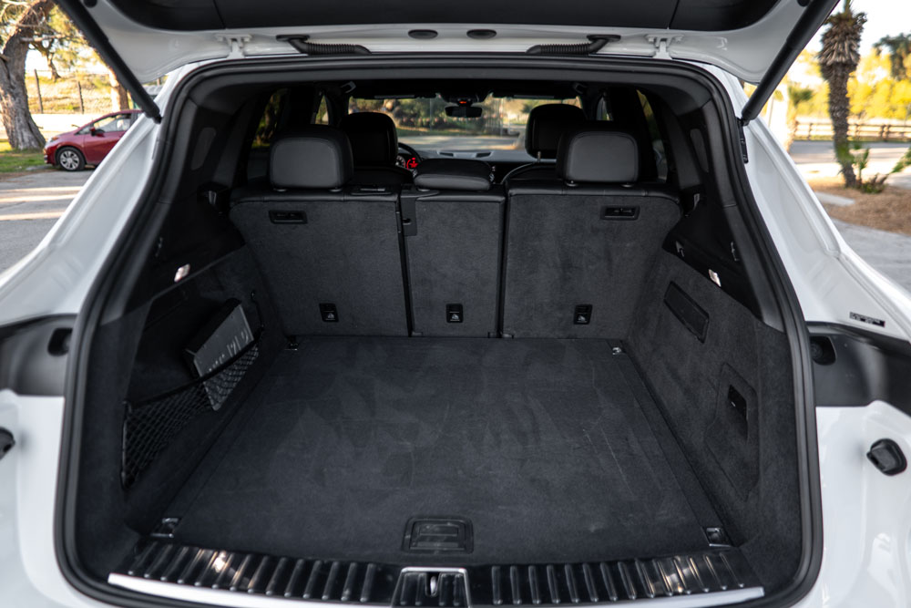 RR Auto Club White Porsche Cayenne Photos-21