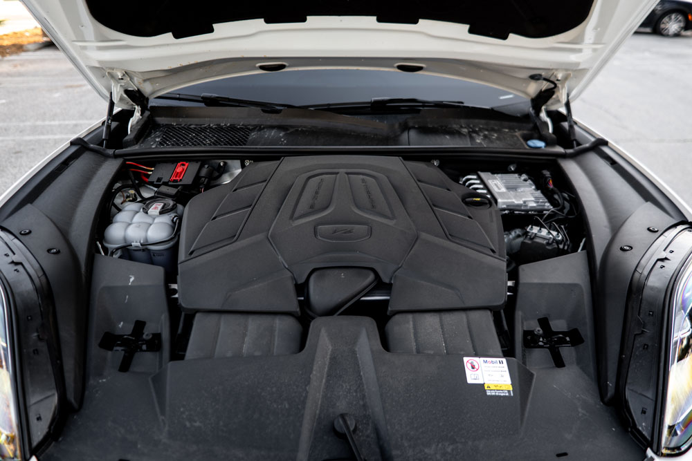 RR Auto Club White Porsche Cayenne Photos-22