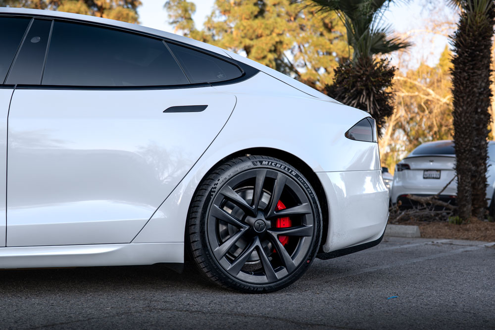 RR Auto Club White Tesla Model S Plaid Photos-12_1