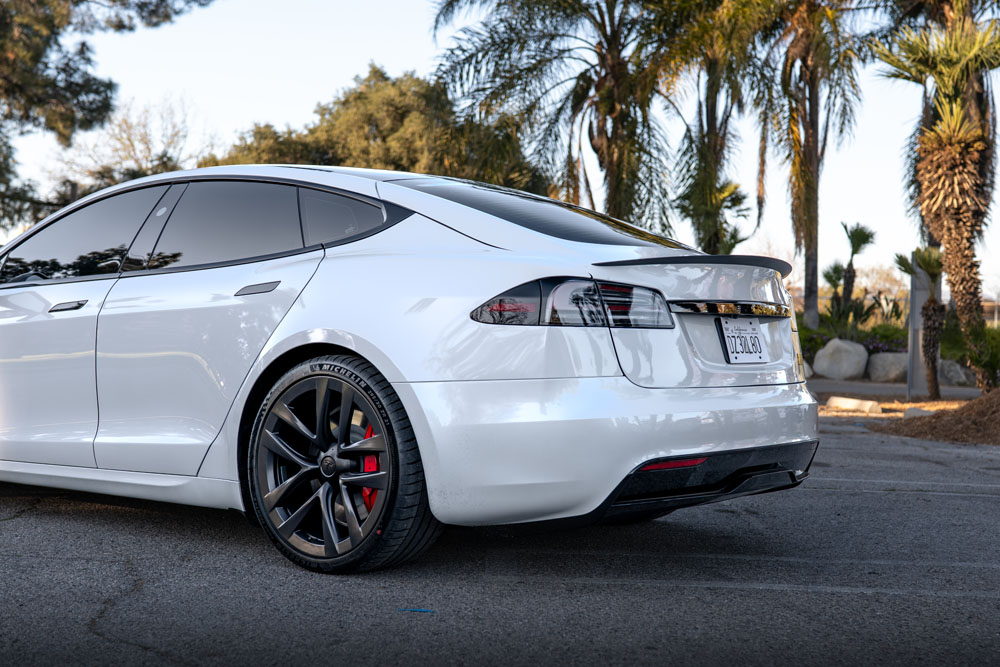 RR Auto Club White Tesla Model S Plaid Photos-13_1