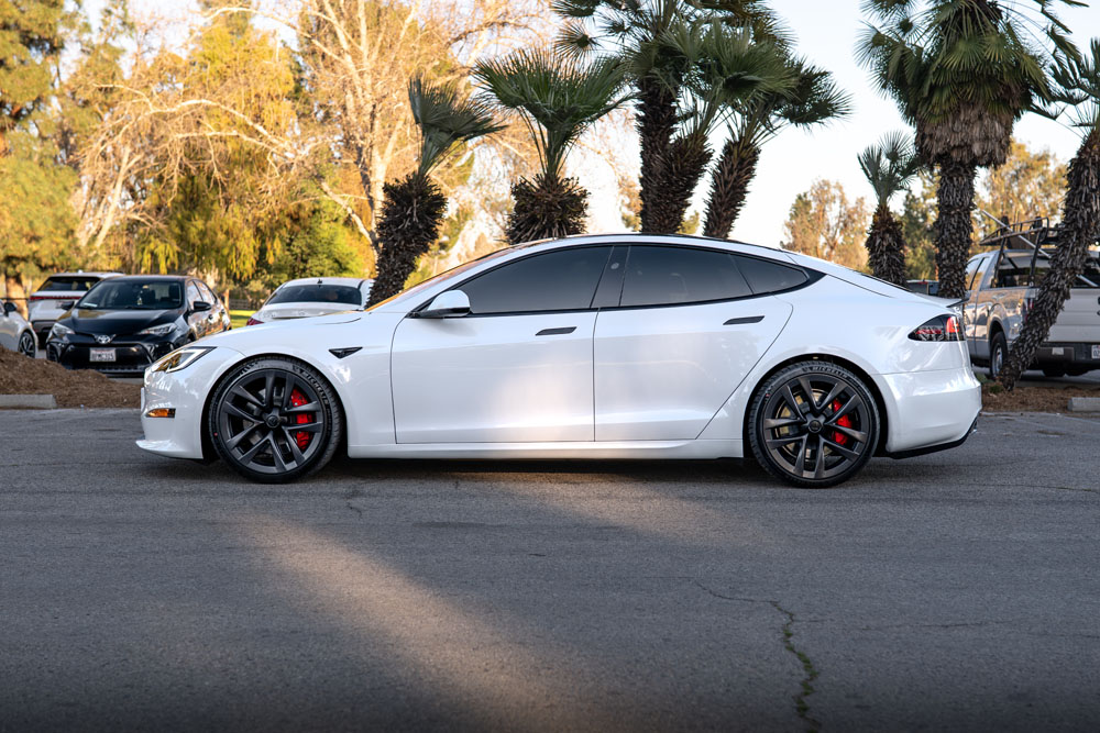 RR Auto Club White Tesla Model S Plaid Photos-7_1