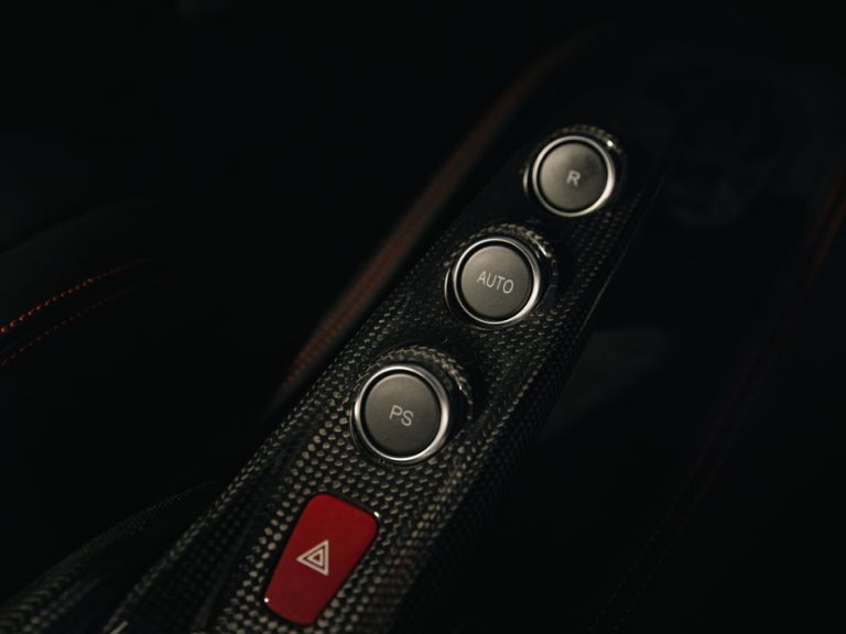 SCE_Ferrari_F8_050