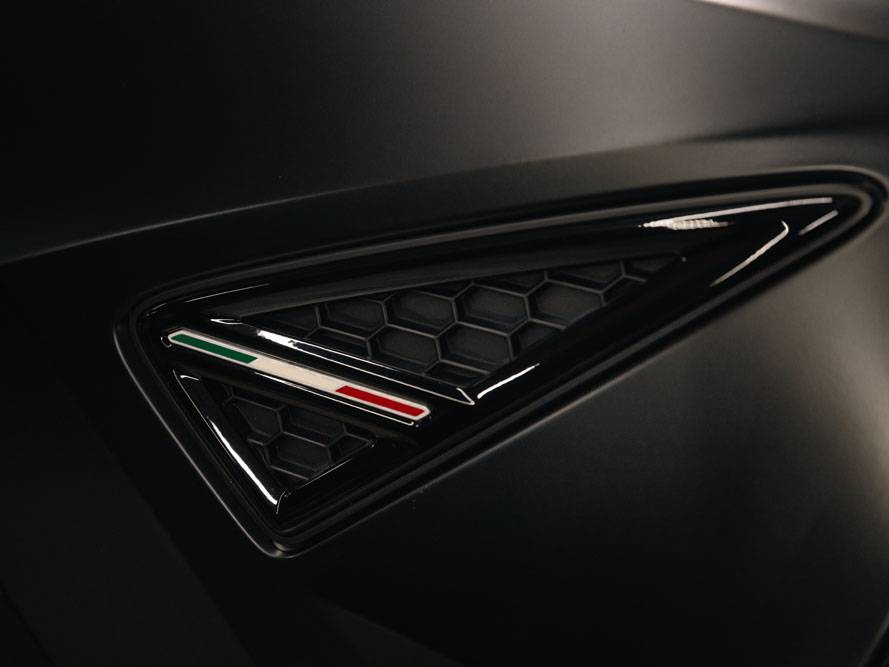 SCE_Lamborghini_Urus_010