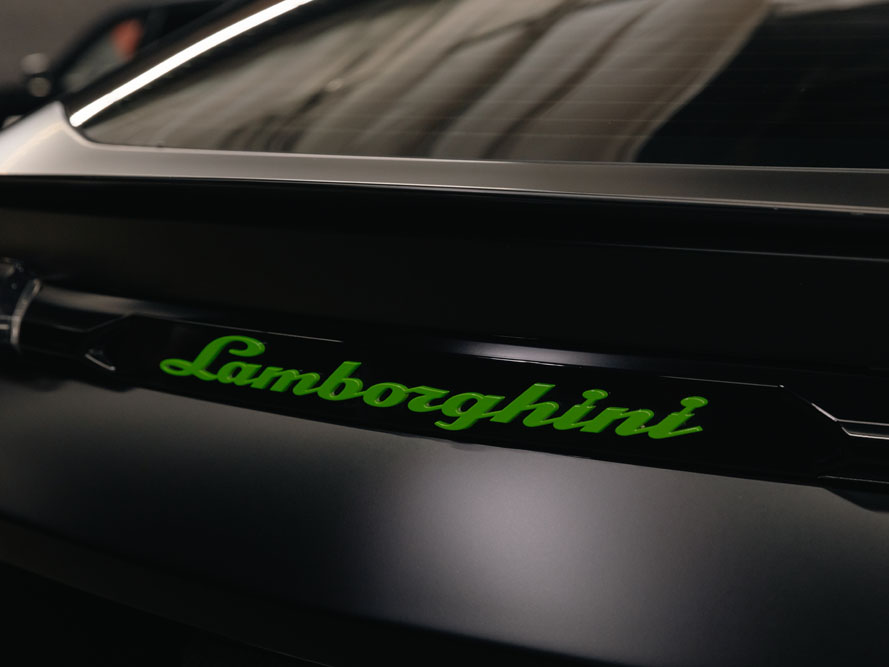 SCE_Lamborghini_Urus_012