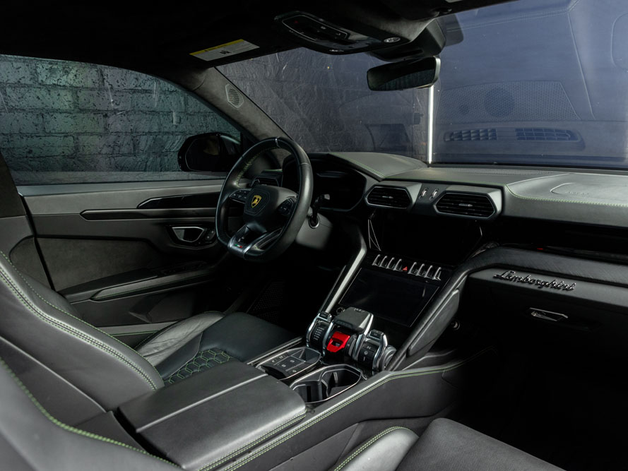 SCE_Lamborghini_Urus_020