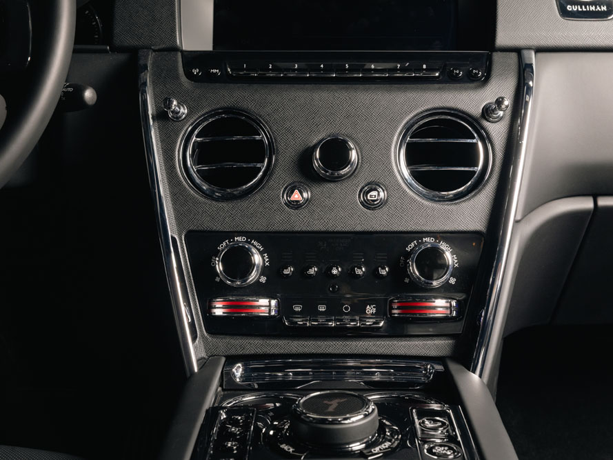 SCE_RollsRoyce_Cullinan_100