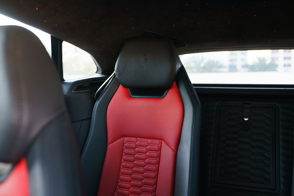 Silver_Lamborghini_Urus-18