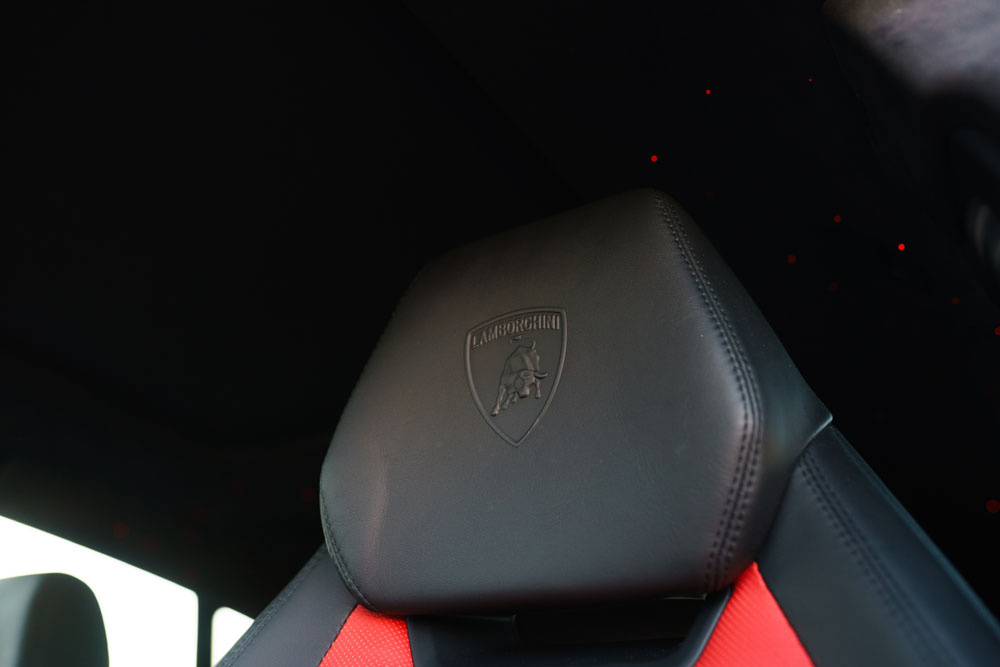 Silver_Lamborghini_Urus-19