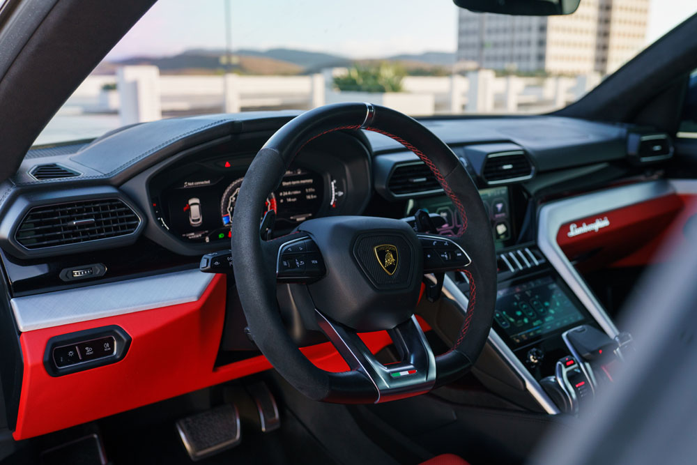 Silver_Lamborghini_Urus-7