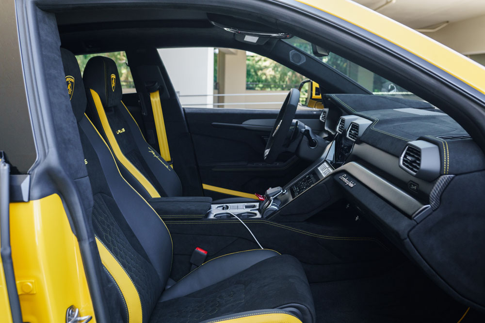 Urus_Perf_Yellow-33