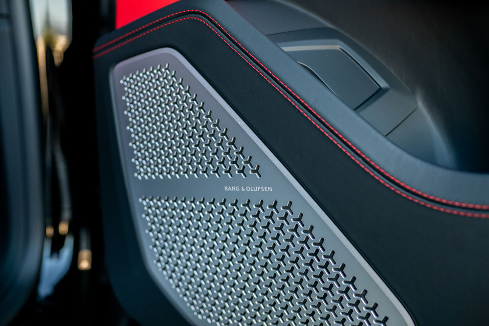 WIDE_BODY_URUS_SATIN_GREY-9