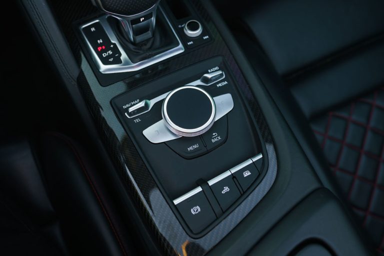 White_R8_Spyder-11