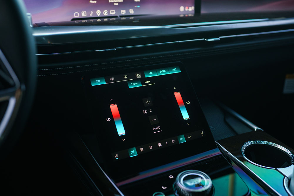 black_2025_escalade-10