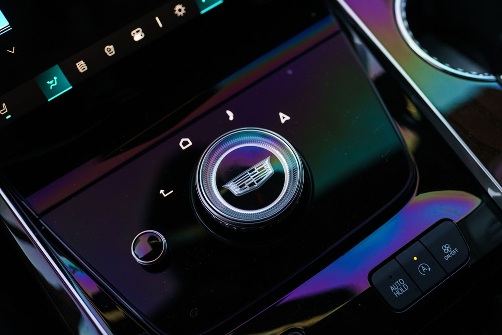 black_2025_escalade-11