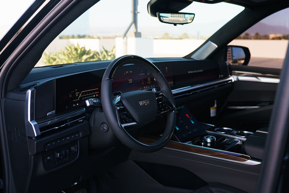 black_2025_escalade-15
