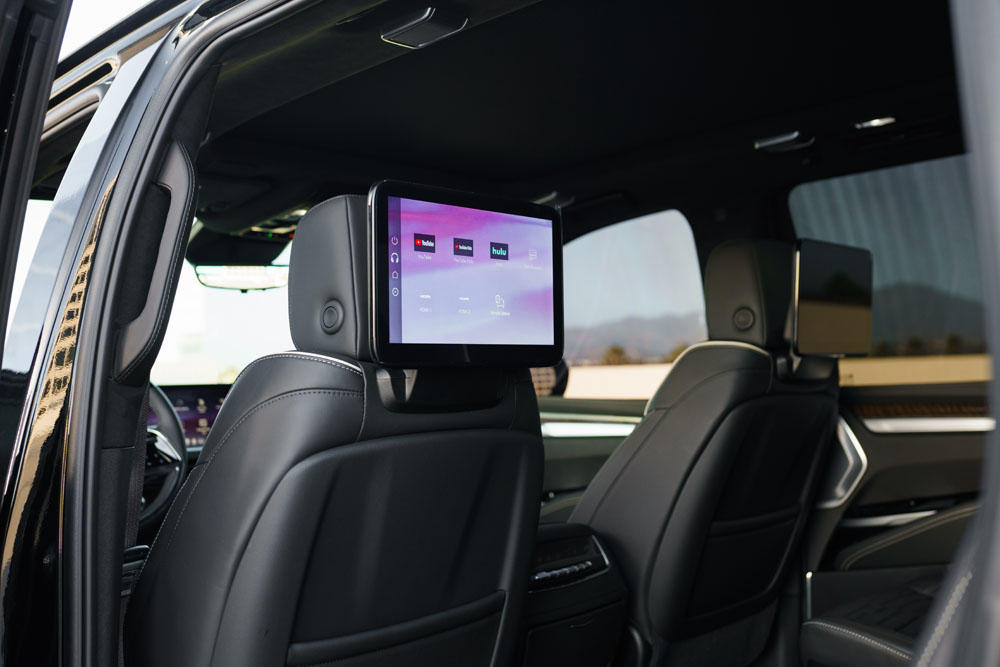 black_2025_escalade-19