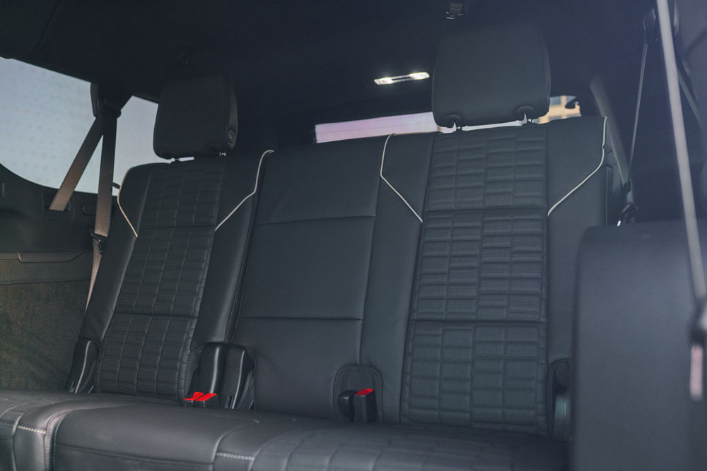 black_2025_escalade-22