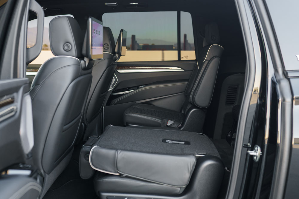 black_2025_escalade-23