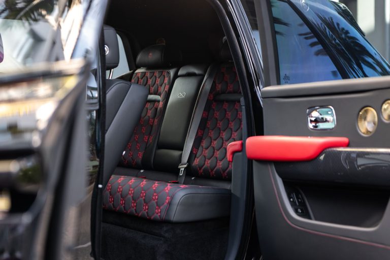 Black Rolls Royce Cullinan Photos-13