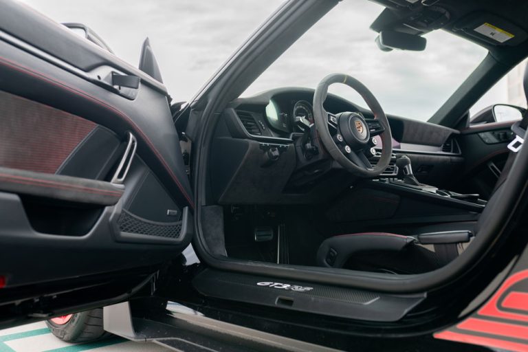 Black 992 GT3RS-19