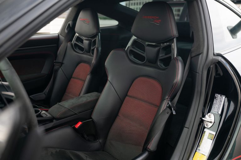 Black 992 GT3RS-24