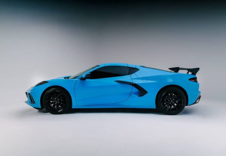 CORVETTE-C8-1
