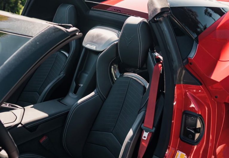 CORVETTE-C8-RED-2