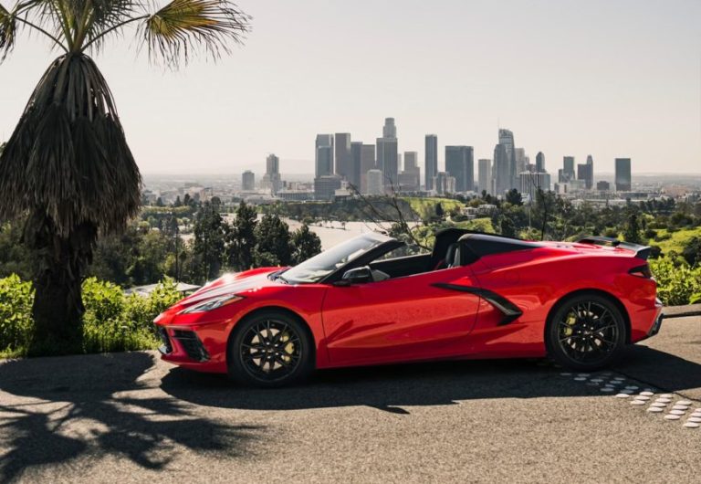 CORVETTE-C8-RED-3
