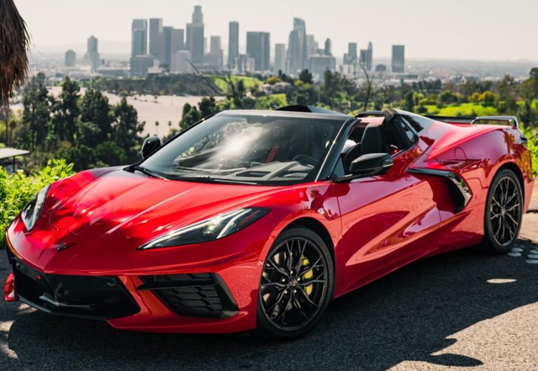 CORVETTE-C8-RED